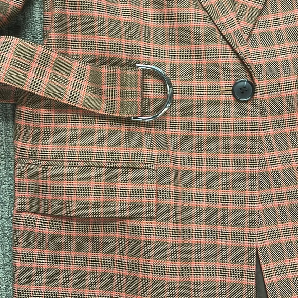 Blazer. Rust black and red fine plaid. With matching belt. - Picture 4 of 6